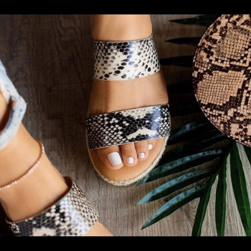 Women’s Snake Print Sandals Bamboo